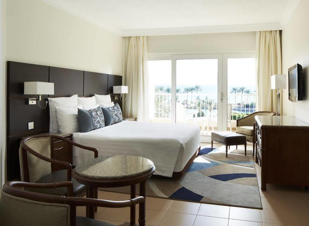 ハルガダ スイート＆アパートメント サービスト バイ マリオット フルガダ エクステリア 写真 A room at the Hilton Sharm El Sheikh